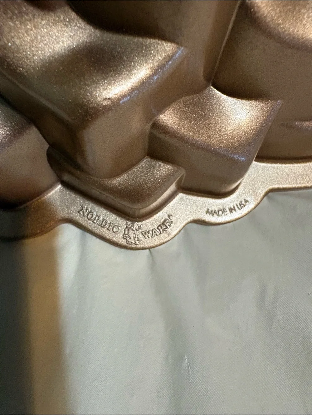 Nordic Ware Martha Stewart Collection  Blossom Rose Gold Bundt Pan